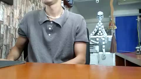 Snapshot of jhosuamoore2 chatting on 10.26.25 jhosuamoore2 online show from 10.26.25