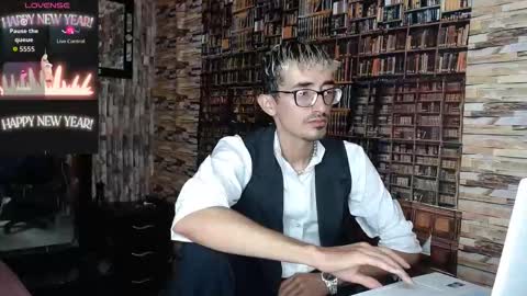 Snapshot of jhosuamoore2 chatting on 11.05.25 jhosuamoore2 online show from 11.05.25