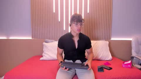 jhoumod_21 online show from 10.21.25