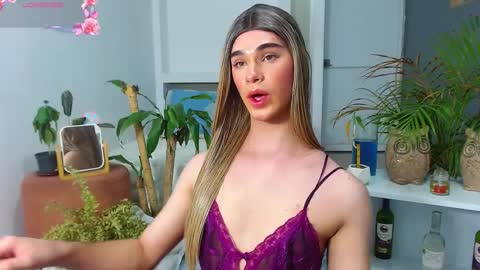 Snapshot of jhuan_cute chatting on 04.08.26 Jhuan Nhez online show from 04.08.26