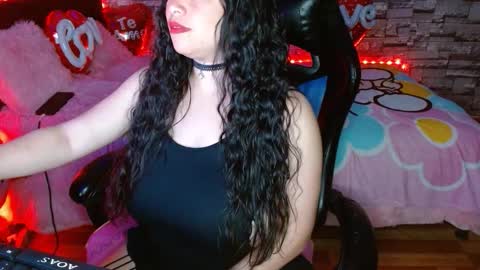 Jhulia online show from 12.16.25