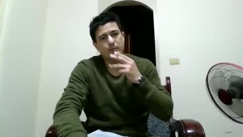 Snapshot of jhwozy chatting on 12.15.24 jhwozy online show from 12.15.24