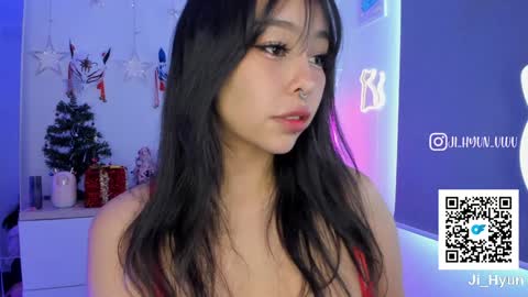 Snapshot of ji_hyun chatting on 01.17.25 Ji online show from 01.17.25