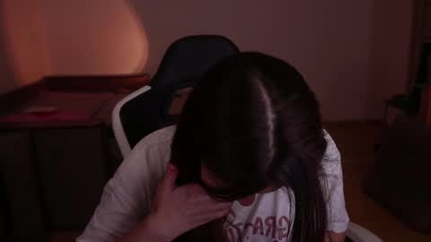 jia_lisaa online show from 02.06.25