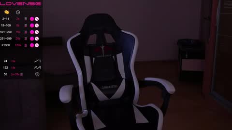 jia_lisaa online show from 03.07.25