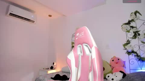 Snapshot of jiggly_ chatting on 09.15.25 Jiggly online show from 09.15.25