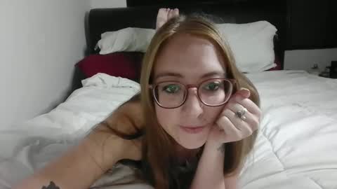 Snapshot of jilliangiselle chatting on 05.15.26 jilliangiselle online show from 05.15.26