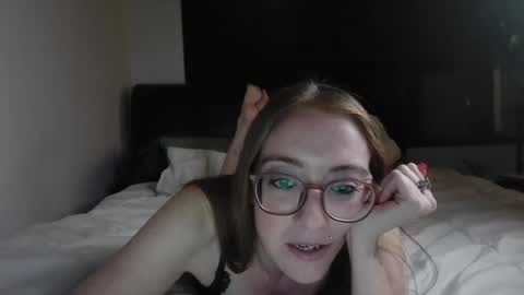 Snapshot of jilliangiselle chatting on 07.27.26 jilliangiselle online show from 07.27.26