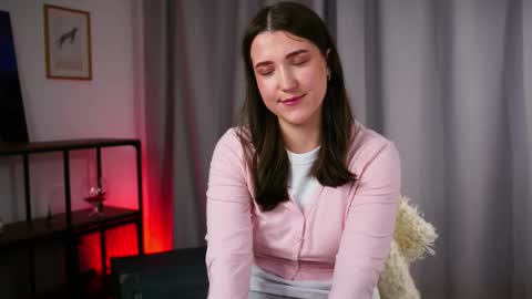 Snapshot of jillkittle chatting on 11.08.25 Mira online show from 11.08.25