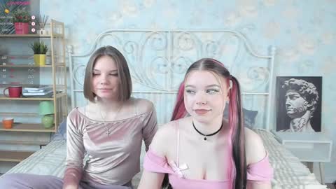 Snapshot of jimenachan chatting on 12.17.24 Alla online show from 12.17.24