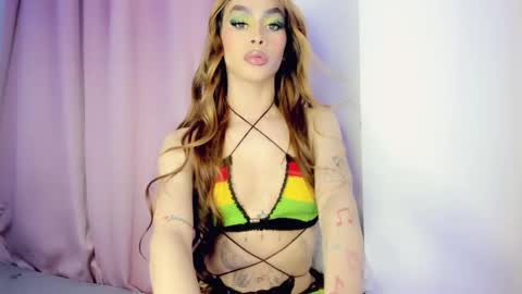 Snapshot of jimenna__ chatting on 02.17.25 jimenna online show from 02.17.25