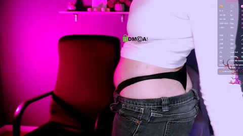 Snapshot of jina_toys chatting on 11.19.25 jina_toys online show from 11.19.25