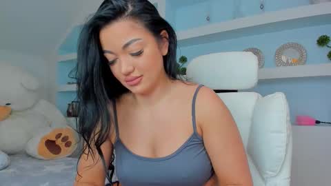 Snapshot of jisselle chatting on 10.15.25 Juliee online show from 10.15.25