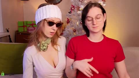 Hey Guys We are Julia ginger  Tina brunette online show from 12.20.24