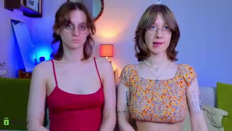 Snapshot of jitoon_exe chatting on 06.20.26 Hey Guys We are Julia ginger Tina brunette online show from 06.20.26
