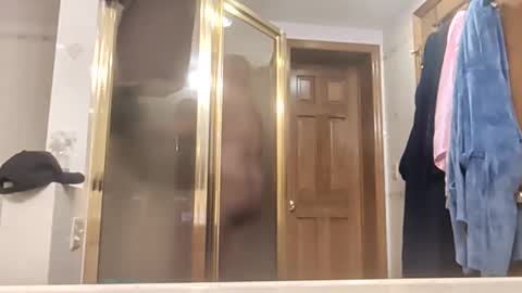 Snapshot of jizzle192 chatting on 02.14.26 jizzle192 online show from 02.14.26