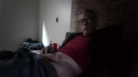 Snapshot of jizzmitten5 chatting on 11.02.25 jizzmitten5 online show from 11.02.25