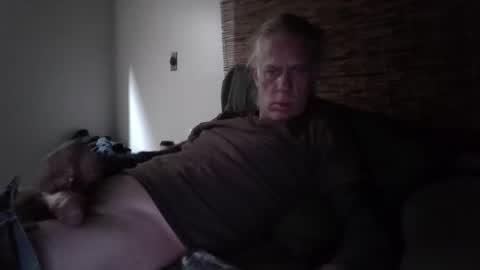 Snapshot of jizzmitten5 chatting on 11.15.25 jizzmitten5 online show from 11.15.25