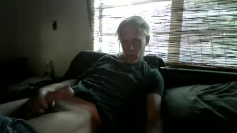 Snapshot of jizzmitten5 chatting on 06.16.26 jizzmitten5 online show from 06.16.26