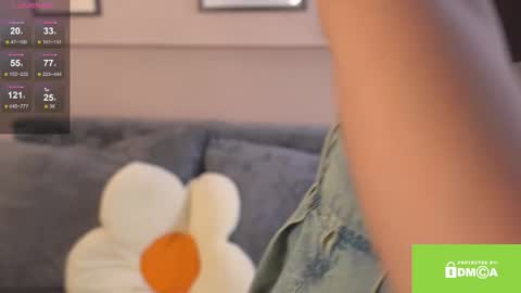 Snapshot of jjennnyy chatting on 09.27.25 Jenny online show from 09.27.25