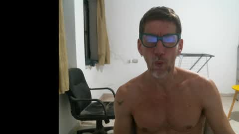 Snapshot of jlmbud chatting on 12.07.24 jlmbud online show from 12.07.24