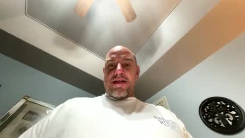 Snapshot of jlovindemsm chatting on 10.05.25 Jimmy online show from 10.05.25