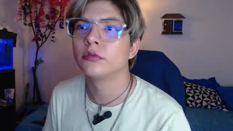 Snapshot of jnick_21 chatting on 02.14.25 Nick online show from 02.14.25