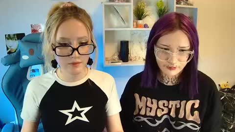 joan_kiss online show from 01.16.26