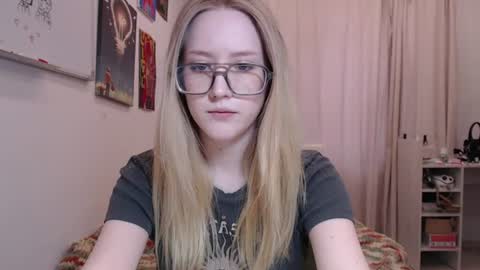 Snapshot of joan_kiss chatting on 06.11.26 joan_kiss online show from 06.11.26