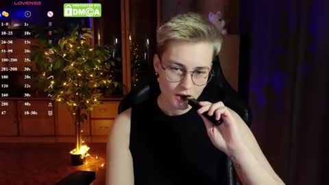 Snapshot of joan_night chatting on 06.10.26 J online show from 06.10.26