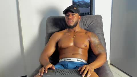 Snapshot of joan_saenz chatting on 12.29.24 JOAN SAENZ online show from 12.29.24