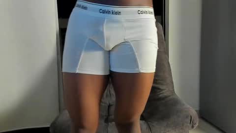 Snapshot of joan_saenz chatting on 01.04.25 JOAN SAENZ online show from 01.04.25