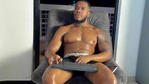 Snapshot of joan_saenz chatting on 01.14.25 JOAN SAENZ online show from 01.14.25