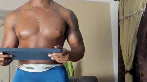 Snapshot of joan_saenz chatting on 02.07.25 JOAN SAENZ online show from 02.07.25