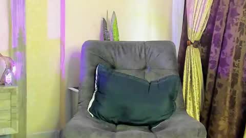 Snapshot of joan_saenz chatting on 02.23.25 JOAN SAENZ online show from 02.23.25