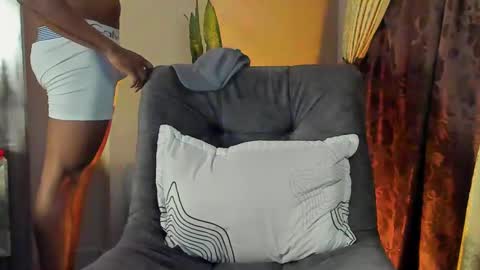 Snapshot of joan_saenz chatting on 03.06.25 JOAN SAENZ online show from 03.06.25