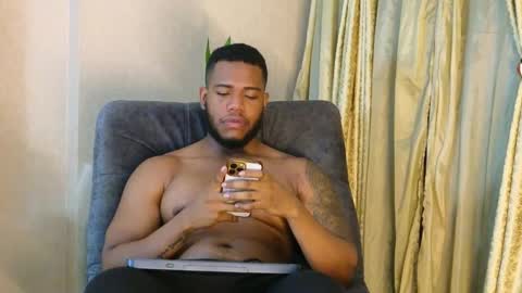 Snapshot of joan_saenz chatting on 09.25.25 JOAN SAENZ online show from 09.25.25