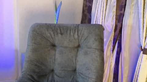 Snapshot of joan_saenz chatting on 10.17.25 JOAN SAENZ online show from 10.17.25