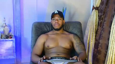 Snapshot of joan_saenz chatting on 11.04.25 JOAN SAENZ online show from 11.04.25