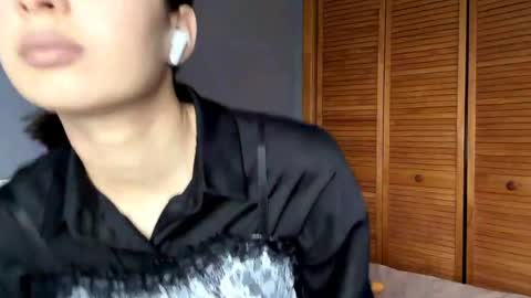 Snapshot of joanaphippin chatting on 05.16.26 joanaphippin online show from 05.16.26