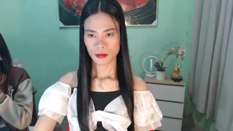 Snapshot of joannamuse chatting on 06.25.26 joanna online show from 06.25.26