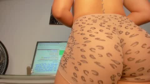 joanyo_brown online show from 01.06.25