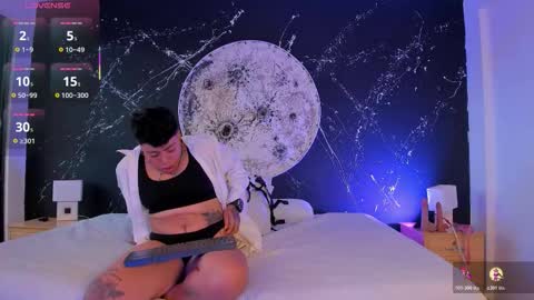 Snapshot of joaoandlexy chatting on 10.29.25 joaoandlexy online show from 10.29.25