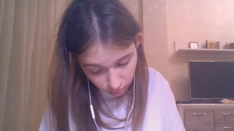 Jennifer online show from 10.09.25