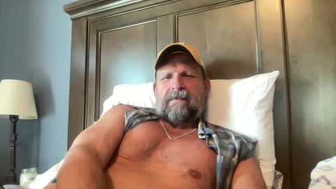 Snapshot of joestros chatting on 10.08.25 joestros online show from 10.08.25