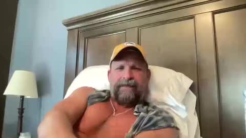 Snapshot of joestros chatting on 10.10.25 joestros online show from 10.10.25