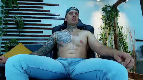 Snapshot of joeysexx1 chatting on 10.18.25 online show from 10.18.25