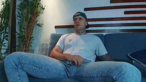 Snapshot of joeysexx1 chatting on 11.09.25 online show from 11.09.25