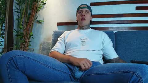 Snapshot of joeysexx1 chatting on 11.10.25 online show from 11.10.25