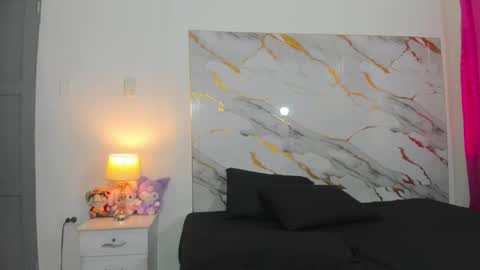 Snapshot of johan_miller1 chatting on 10.31.25 johan online show from 10.31.25